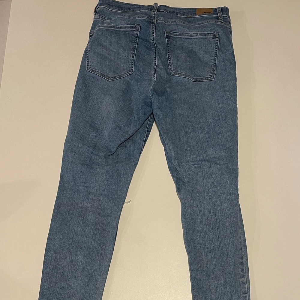Skinny High Rise Light Wash Jeans - Picture 3 of 4